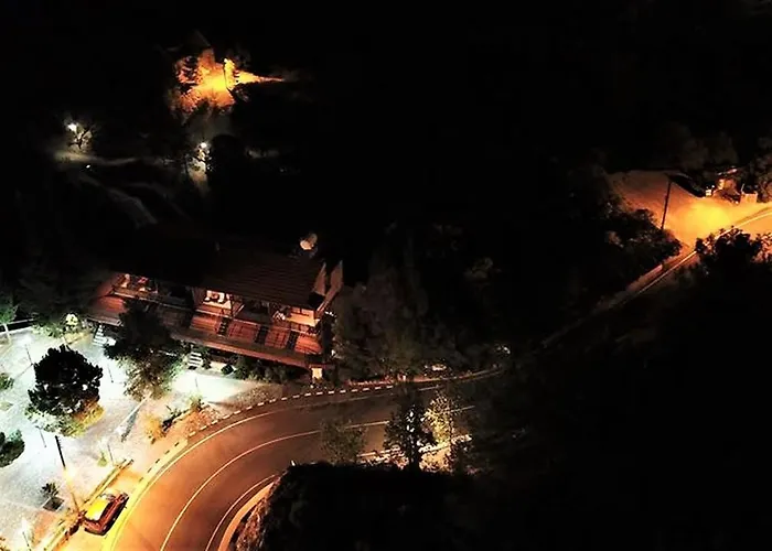 Pensionat Perneia 4*