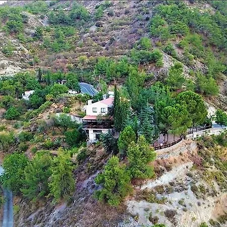Perneia Guest house