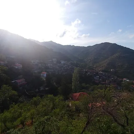 بيت ضيافة Perneia 4*