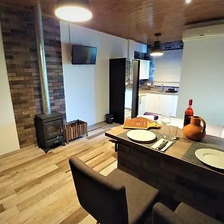 بيت ضيافة Perneia أسكاس