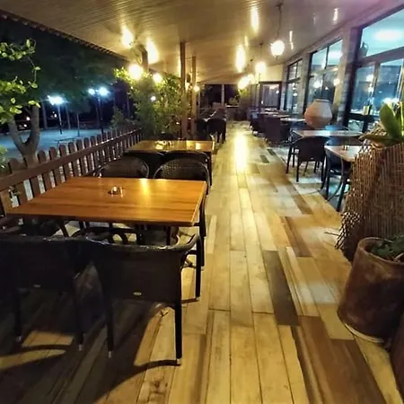 Guest house Perneia 3*