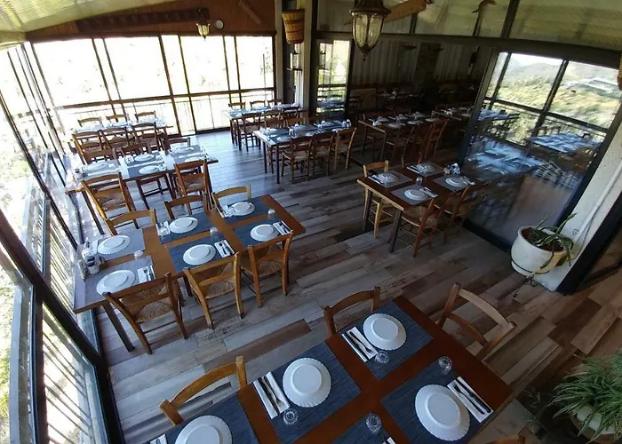 Perneia Πανσιόν 4*