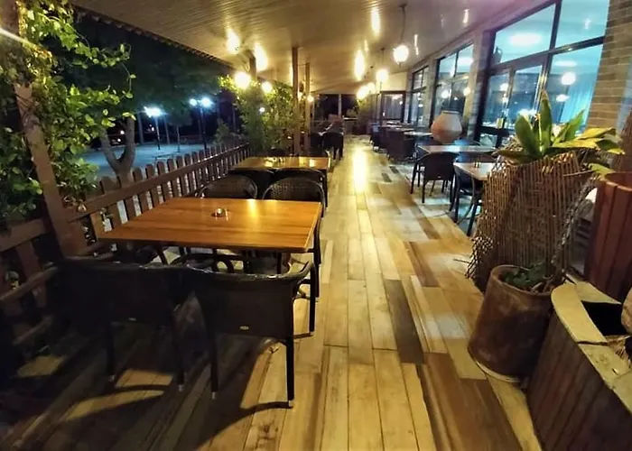 Πανσιόν Perneia 4*